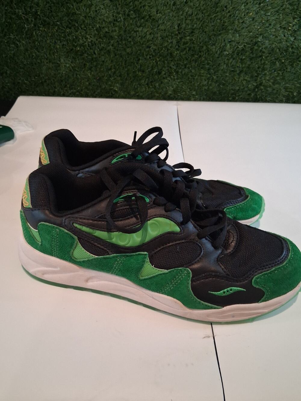 Saucony Grid Shadow 2 Shamrock St Patrick's Day Black Green Men's Size 11...